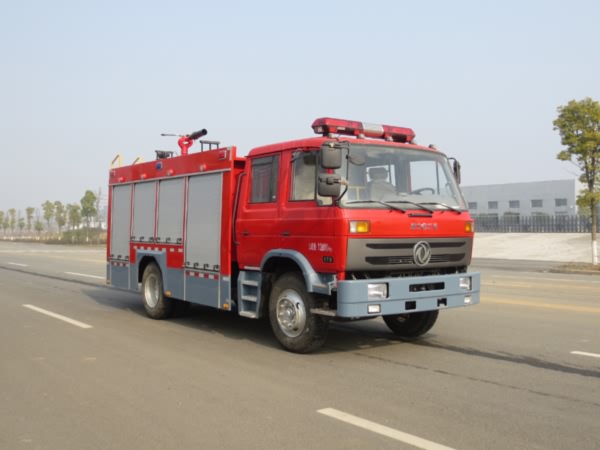 東風145型6方泡沫消防車